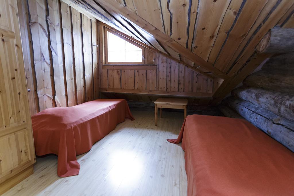 Levikaira Apartments - Log Cabins Стая снимка